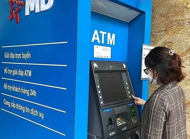 Tra cứu số tài khoản MB Bank tại cây ATM